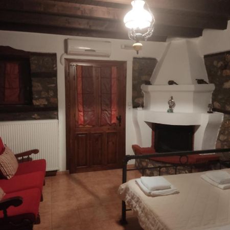 Traditional Guesthouse Archontoula ปาเลออส ปานเตเลมอน ภายนอก รูปภาพ