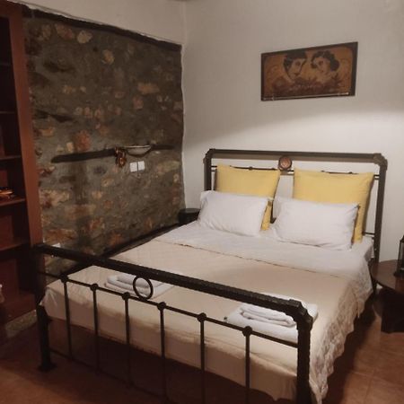 Traditional Guesthouse Archontoula ปาเลออส ปานเตเลมอน ภายนอก รูปภาพ