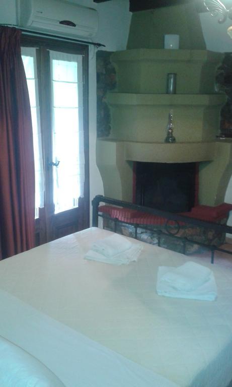 Traditional Guesthouse Archontoula ปาเลออส ปานเตเลมอน ภายนอก รูปภาพ