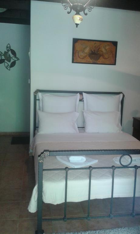 Traditional Guesthouse Archontoula ปาเลออส ปานเตเลมอน ภายนอก รูปภาพ