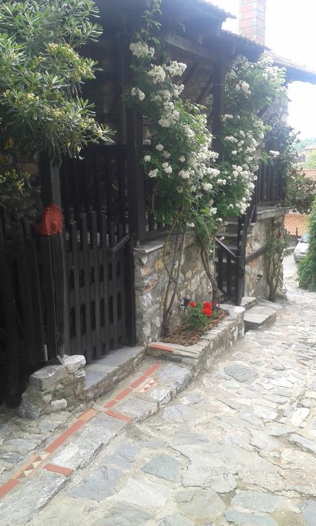 Traditional Guesthouse Archontoula ปาเลออส ปานเตเลมอน ภายนอก รูปภาพ